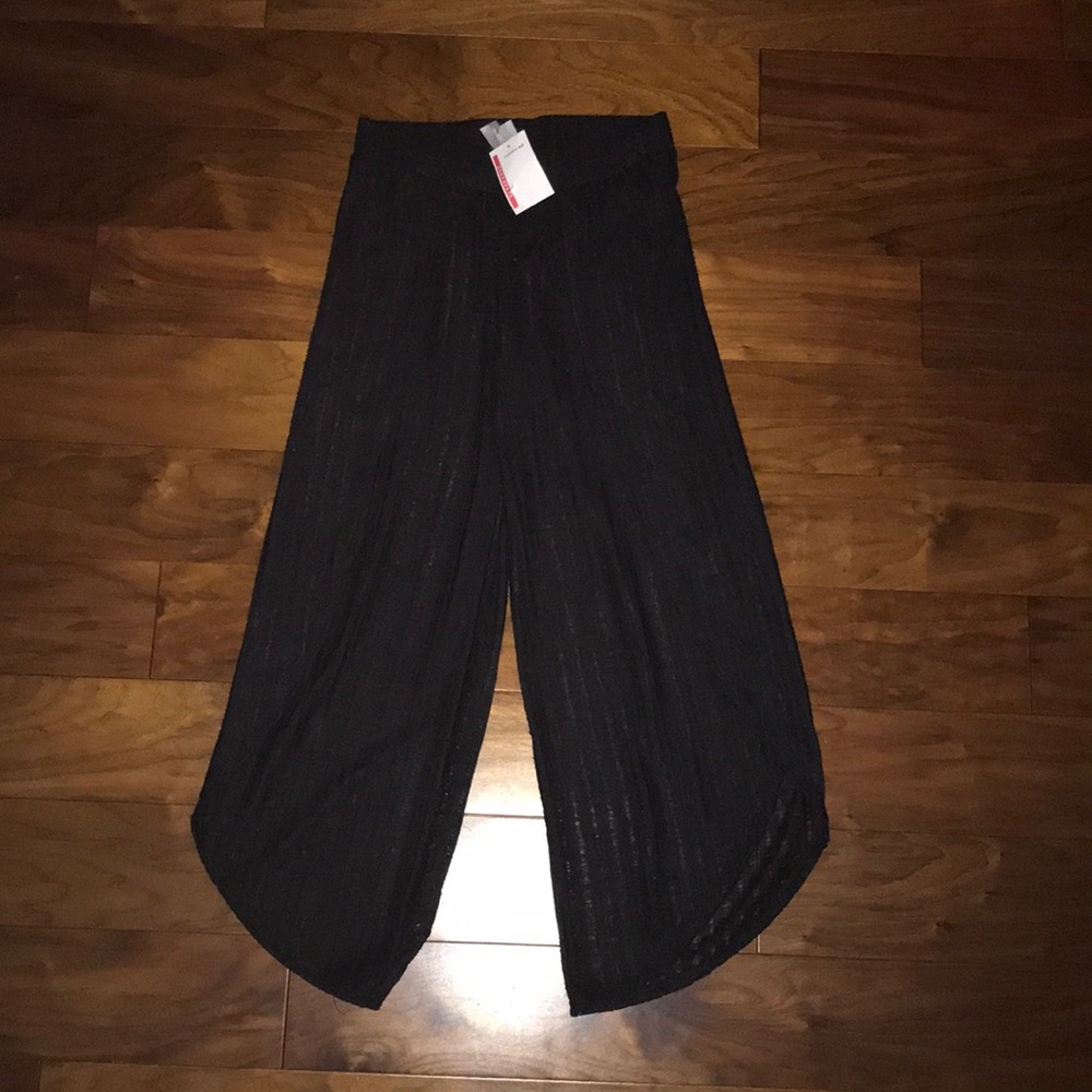 Boho witchy gypsy black striped wide leg Capri M